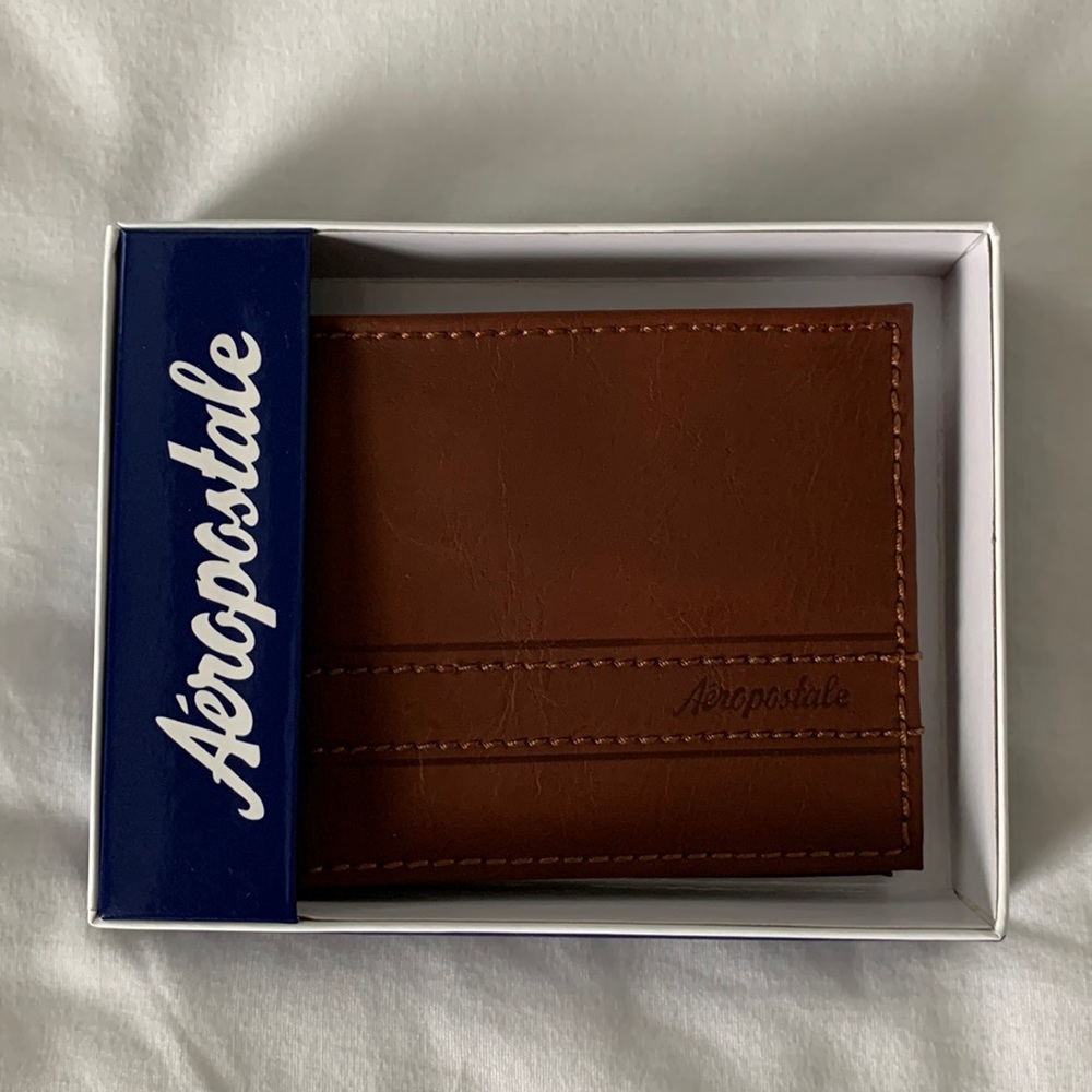 NWT Aeropostale Men’s Tan Wallet